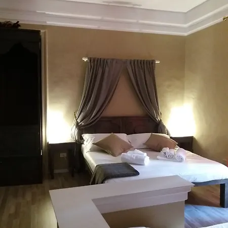 לינה וארוחת בוקר Domus 3*