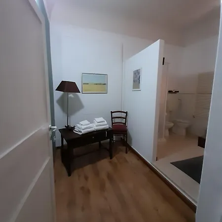 לינה וארוחת בוקר Domus