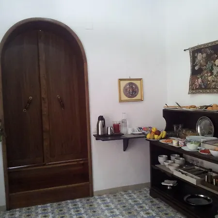 Oda ve Kahvaltı Domus Enna