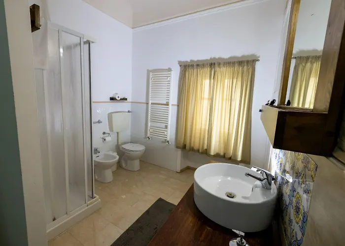 לינה וארוחת בוקר Domus אנה