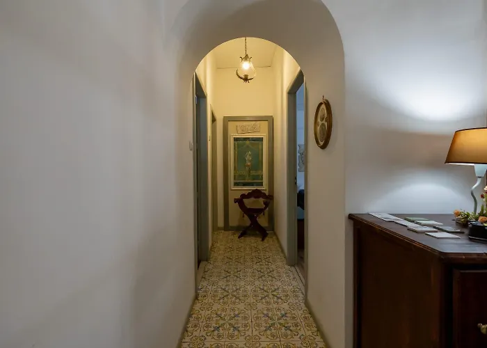 Domus לינה וארוחת בוקר 3*