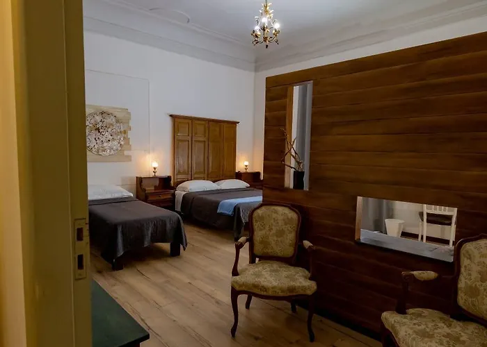 לינה וארוחת בוקר Domus 3*